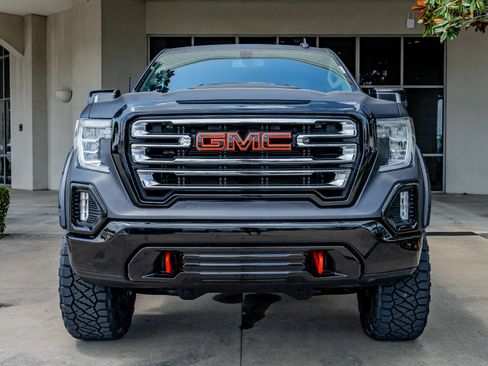 Used 2021 GMC Sierra 1500 SLT AWD/4WD image 2
