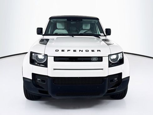 Used 2025 Land Rover Defender 110 X-Dynamic SE AWD/4WD image 2