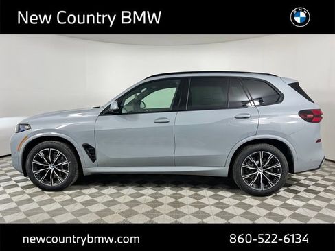 New 2026 BMW X5 xDrive40i w/ M Sport Package AWD/4WD image 4