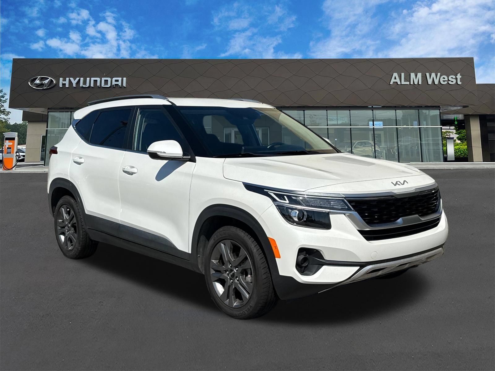 Used 2023 Kia Seltos S FWD image 3