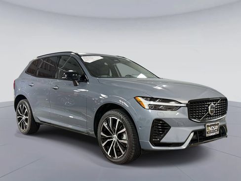 Used 2023 Volvo XC60 T8 Plus w/ Climate Package AWD/4WD image 9