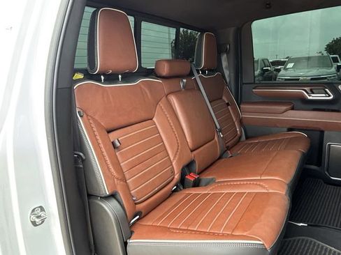 Used 2025 GMC Sierra 2500 Denali Ultimate AWD/4WD image 25