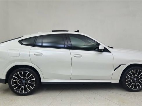 Used 2024 BMW X6 xDrive40i w/ Premium Package image 6