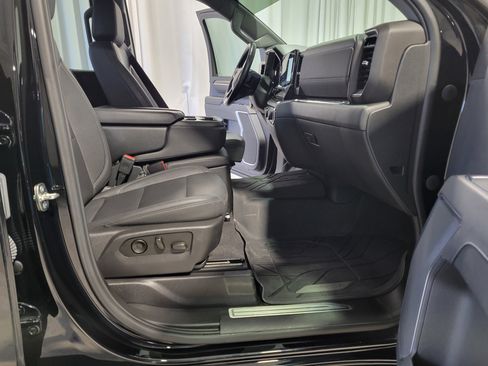 Certified 2024 Chevrolet Silverado 2500 LTZ image 38