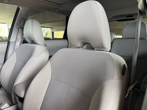 Used 2011 Subaru Forester 2.5X Premium w/ All-Weather Pkg AWD/4WD image 12
