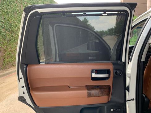 Used 2010 Toyota Sequoia Platinum RWD image 35