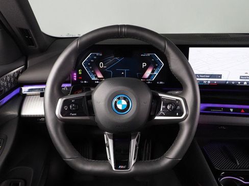 Used 2025 BMW i5 eDrive40i w/ M Sport Package image 18