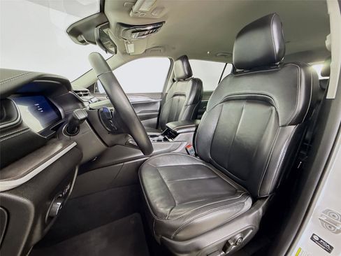 Used 2022 Jeep Grand Cherokee L Limited image 20