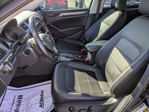 Used 2017 Volkswagen Passat 1.8T SE image 10