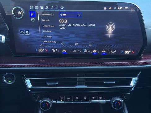 Used 2025 Chevrolet Traverse Z71 w/ Driver Confidence Package image 28