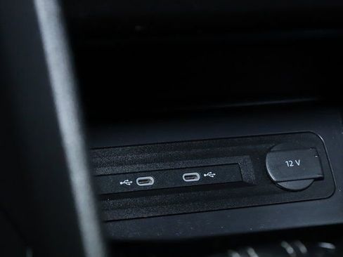 Used 2022 Volkswagen Atlas Cross Sport SE image 28