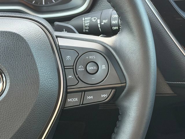 Certified 2025 Toyota Corolla SE w/ SE Package FWD image 28