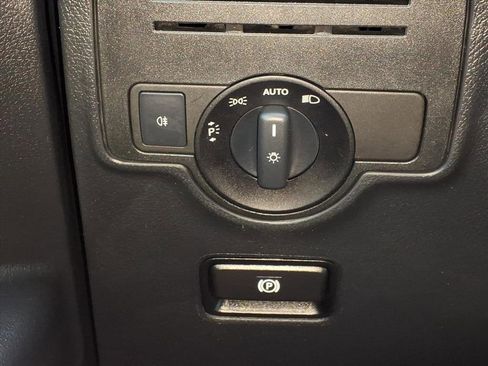 Used 2019 Mercedes-Benz Metris Passenger w/ Convenience Package image 26