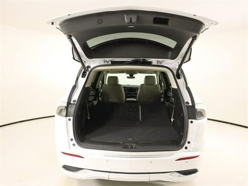 Used 2022 Buick Enclave Avenir w/ Avenir Technology Package image 25