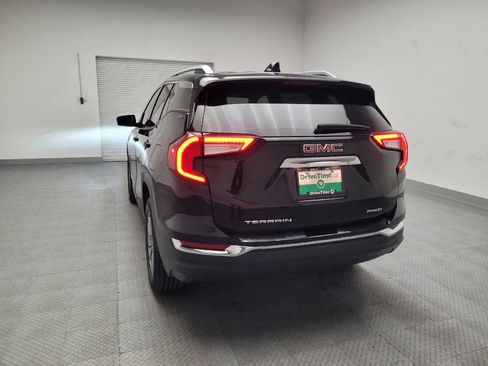 Used 2024 GMC Terrain SLT image 6