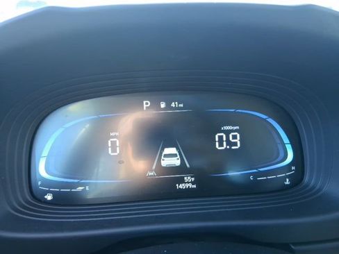 Used 2025 Hyundai Venue SEL image 24