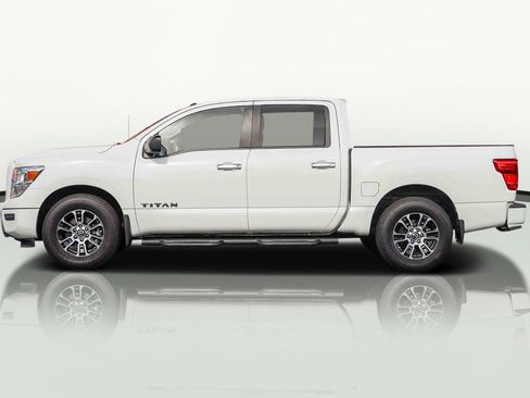 Used 2021 Nissan Titan SV w/ Accessory Utility Package image 6
