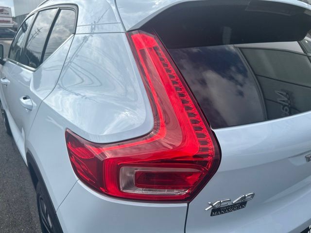 Used 2024 Volvo XC40 B5 Plus w/ Climate Package AWD/4WD image 10