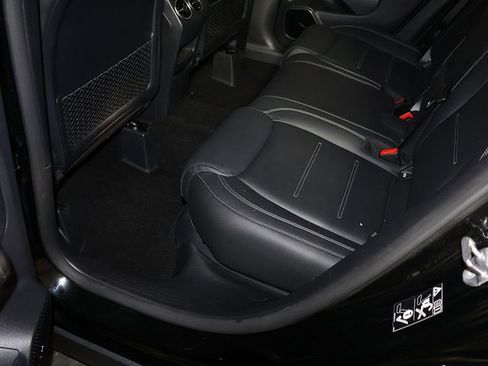 Used 2021 Mercedes-Benz GLA 35 AMG 4MATIC image 28