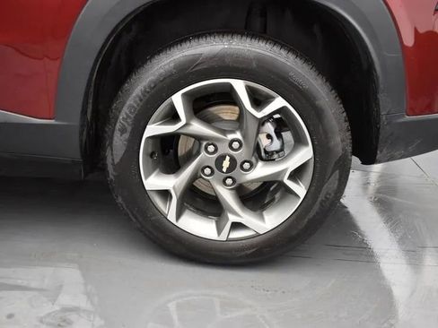 Used 2025 Chevrolet Trax LT w/ LT Convenience Package image 36