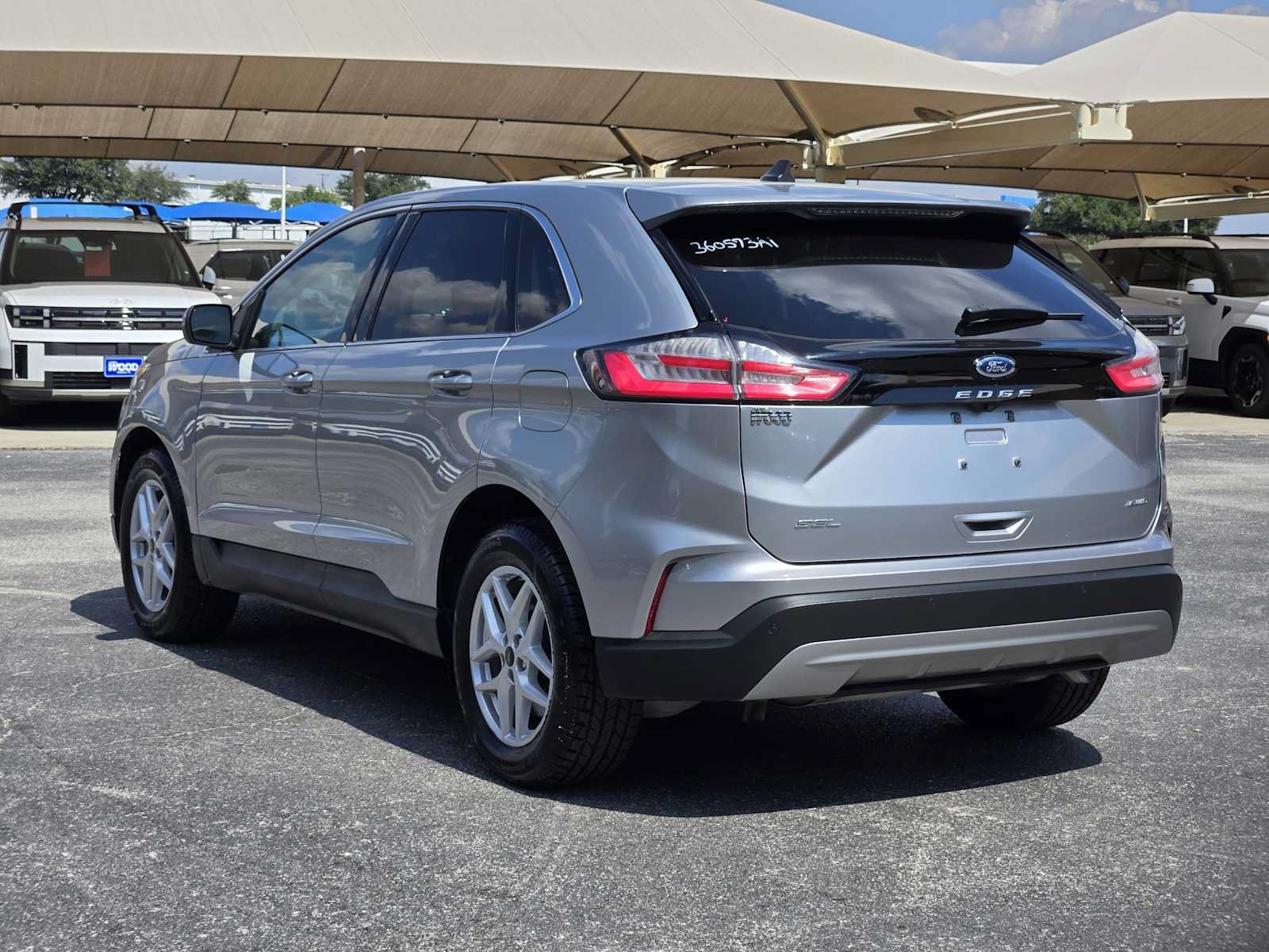 Used 2024 Ford Edge SEL AWD/4WD image 6