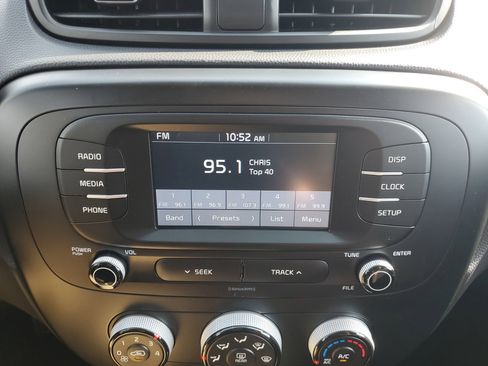 Used 2019 Kia Soul image 31