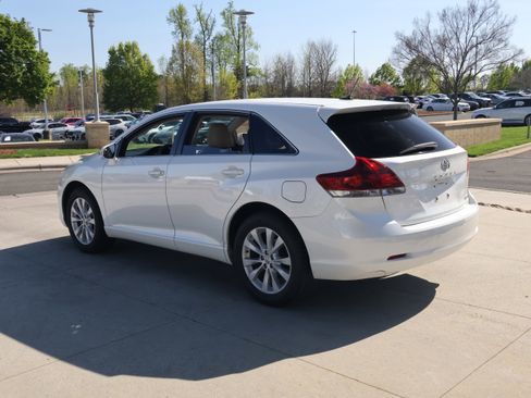 Used 2013 Toyota Venza LE w/ LE Convenience Pkg image 7