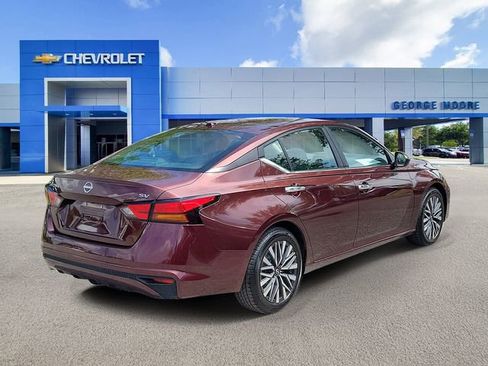 Used 2024 Nissan Altima 2.5 SV FWD image 4