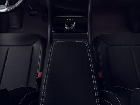 New 2026 Jeep Grand Cherokee Altitude AWD/4WD image 13
