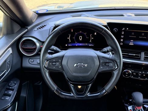 Certified 2024 Chevrolet Trax RS w/ Sunroof Package image 15