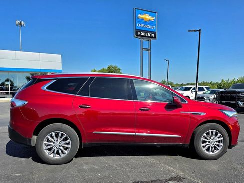 Used 2023 Buick Enclave Essence AWD/4WD image 14
