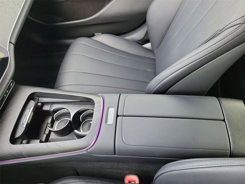 Used 2024 Mercedes-Benz E 350 4MATIC Sedan image 22