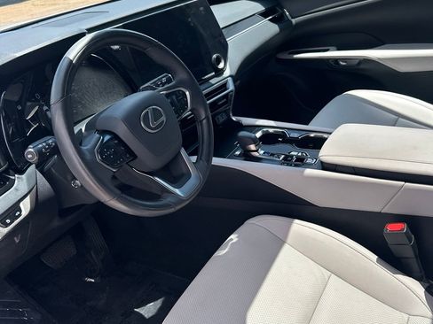 Used 2025 Lexus RX 350 F Sport w/ Accessory Package (Z1) AWD/4WD image 13