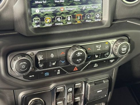 Certified 2023 Jeep Wrangler Unlimited Sahara w/ Cold Weather Group AWD/4WD image 23