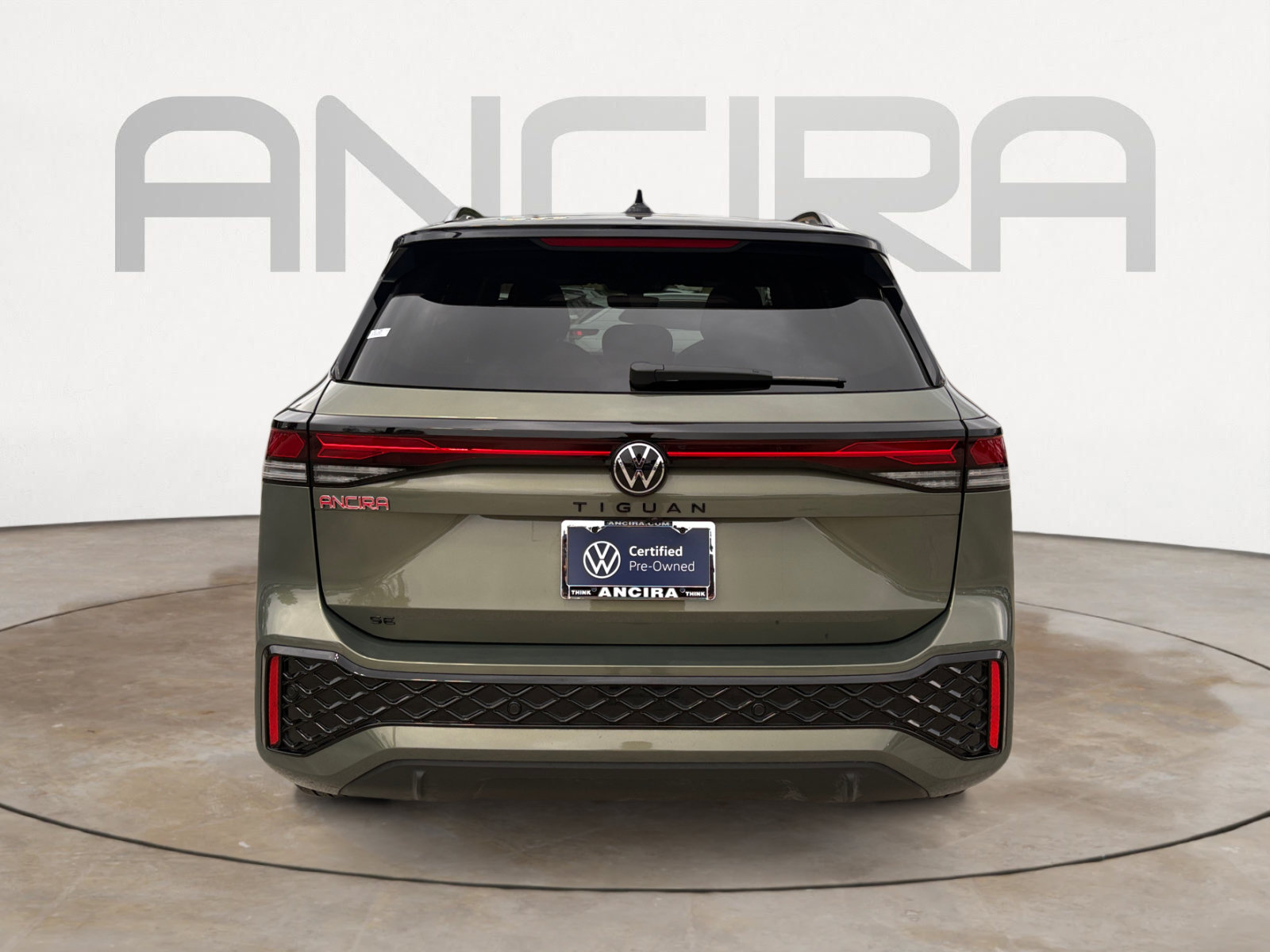 Certified 2026 Volkswagen Tiguan SE R-Line FWD image 9