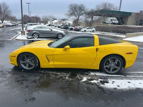 Used 2006 Chevrolet Corvette Coupe w/ Preferred Equipment Group image 16