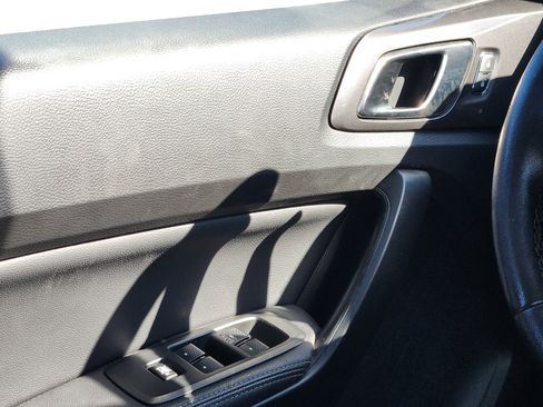 Used 2023 Ford Ranger Lariat w/ FX4 Off-Road Package image 12