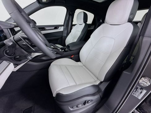 New 2026 Porsche Cayenne Coupe AWD/4WD image 5