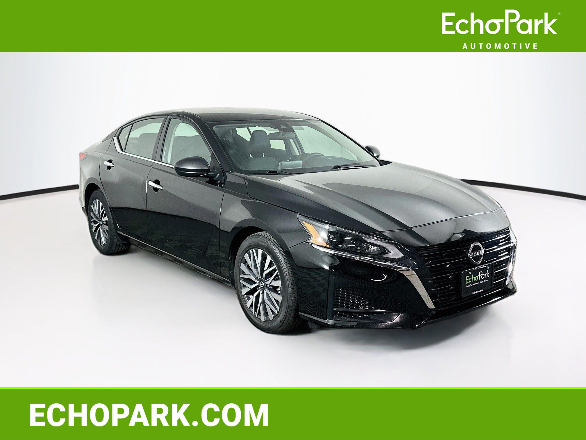 Used 2025 Nissan Altima 2.5 SV FWD image 1