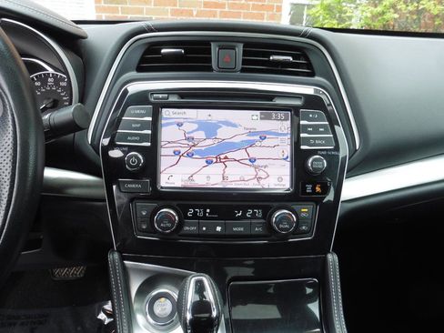 Used 2023 Nissan Maxima SL FWD image 9