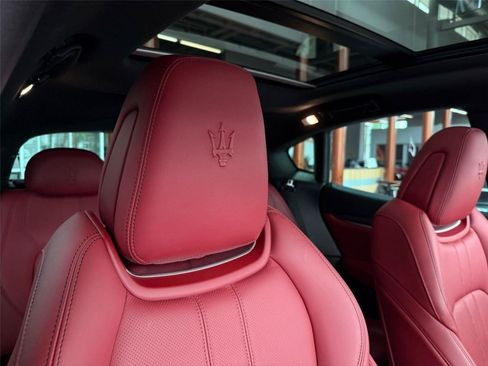 Used 2023 Maserati Levante Modena S AWD/4WD image 32