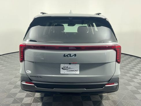 New 2026 Kia Carnival SX Prestige FWD image 4