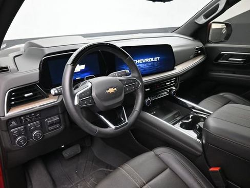 Used 2025 Chevrolet Tahoe High Country AWD/4WD image 5