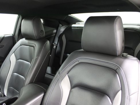 Used 2024 Chevrolet Camaro LT image 5