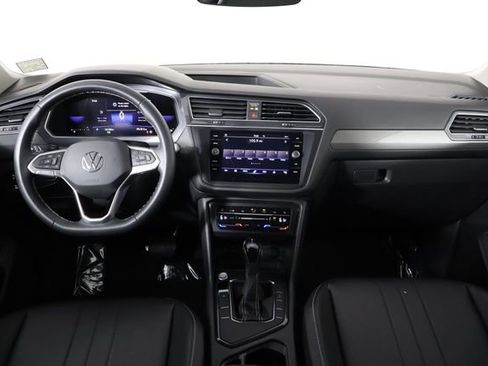 Used 2023 Volkswagen Tiguan SE FWD image 13