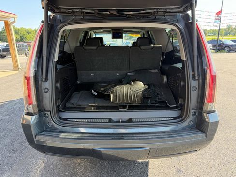 Used 2019 Cadillac Escalade ESV Luxury RWD image 6