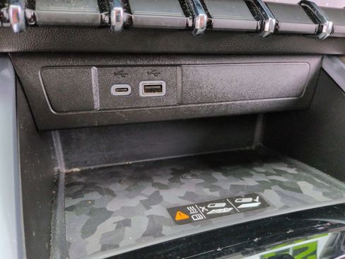 Used 2024 Chevrolet Colorado ZR2 w/ ZR2 Convenience Package III AWD/4WD image 26