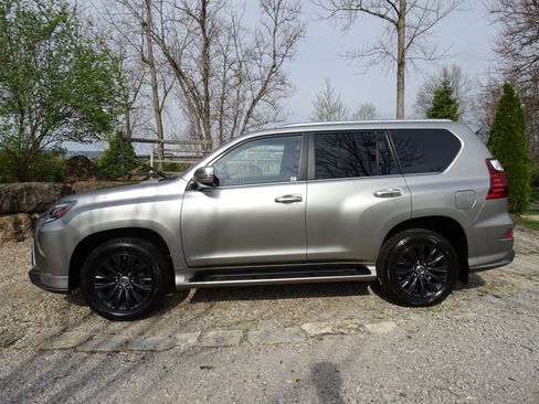 Used 2021 Lexus GX 460 Premium w/ Accessory Package AWD/4WD image 7
