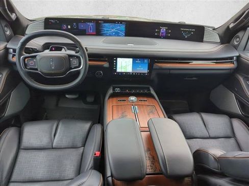 Used 2025 Lincoln Navigator L Black Label AWD/4WD image 19