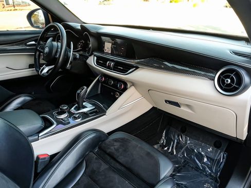 Used 2020 Alfa Romeo Stelvio Quadrifoglio w/ Nero Edizone Quadrifoglio image 14